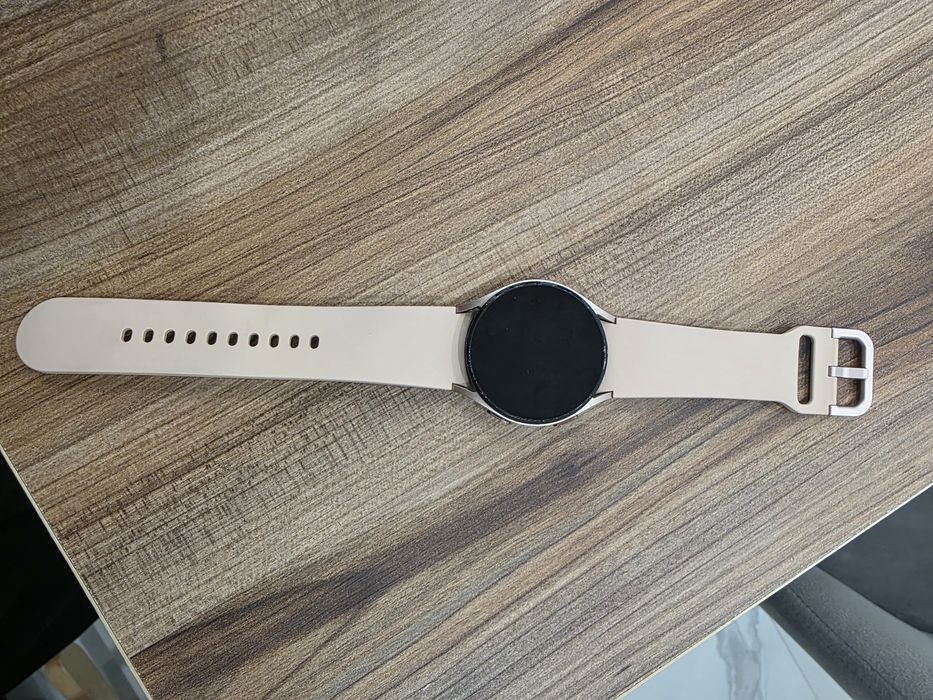 Смарт часовник samsung 4