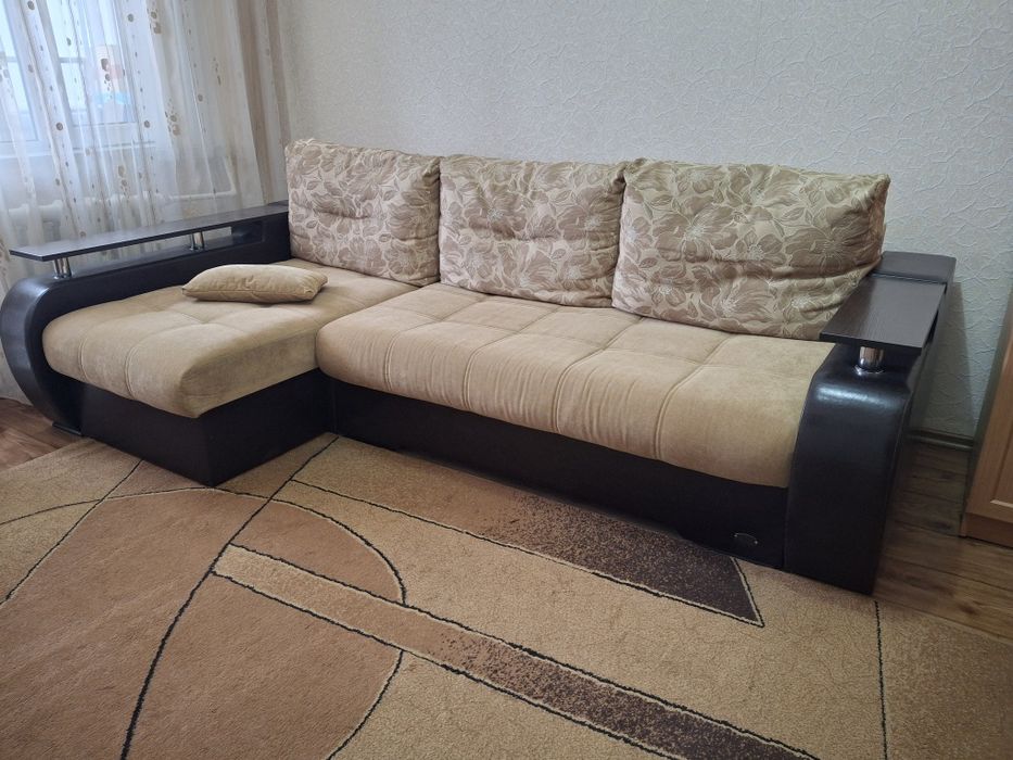 Диван угловой б/у