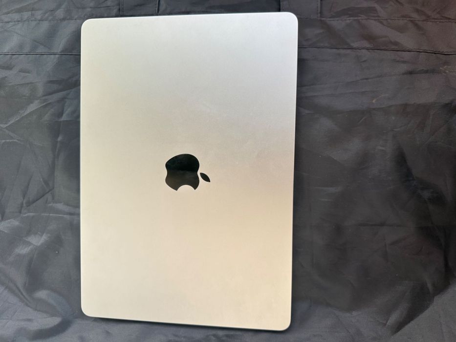 Mac Book 13 air m3