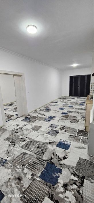 Элободда квартира сотилади 
-1 қаватда 2 хоналик. 
Жиҳозлари бор. Кон