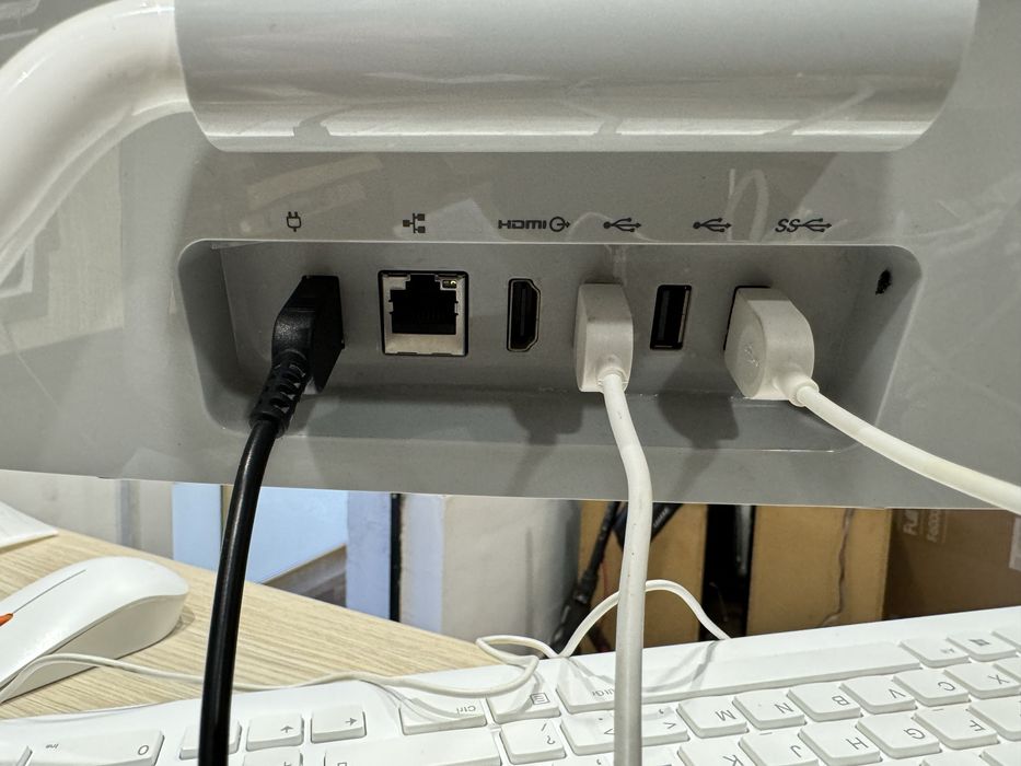 Sistem All-in-One Lenovo intel i3-8145U 24 inch, 1TB + 128GB SSD