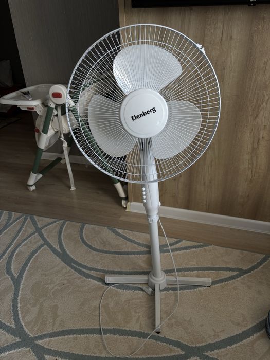 Продам наполный вентилятор elenberg