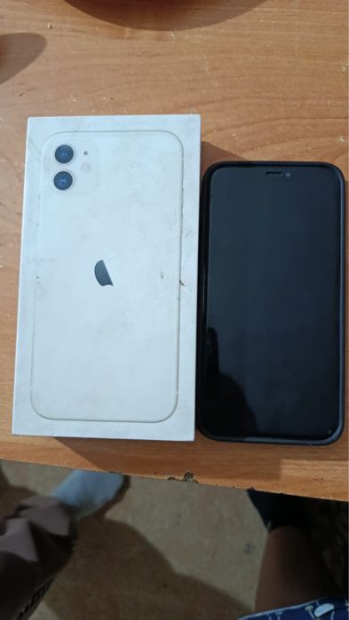 Продам айфон 11