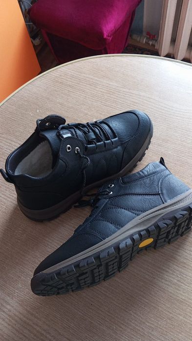 Продам  мужские зимние ботинки