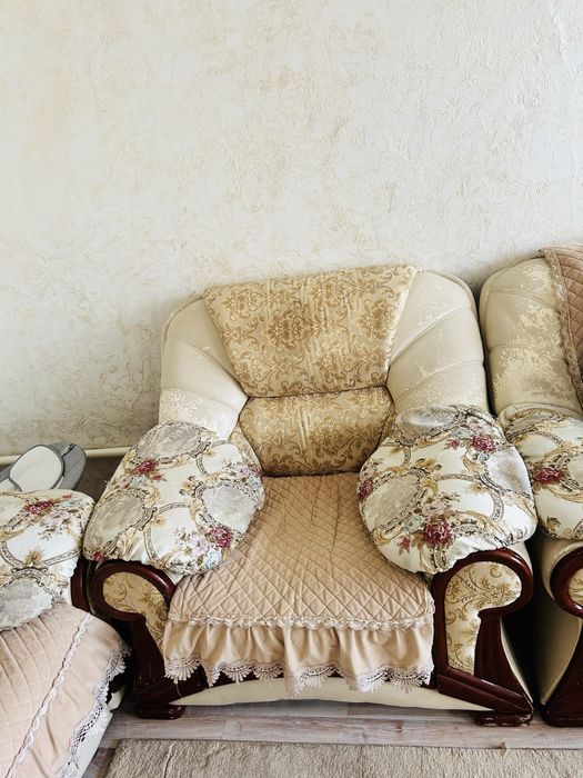 Продам комплект диванов