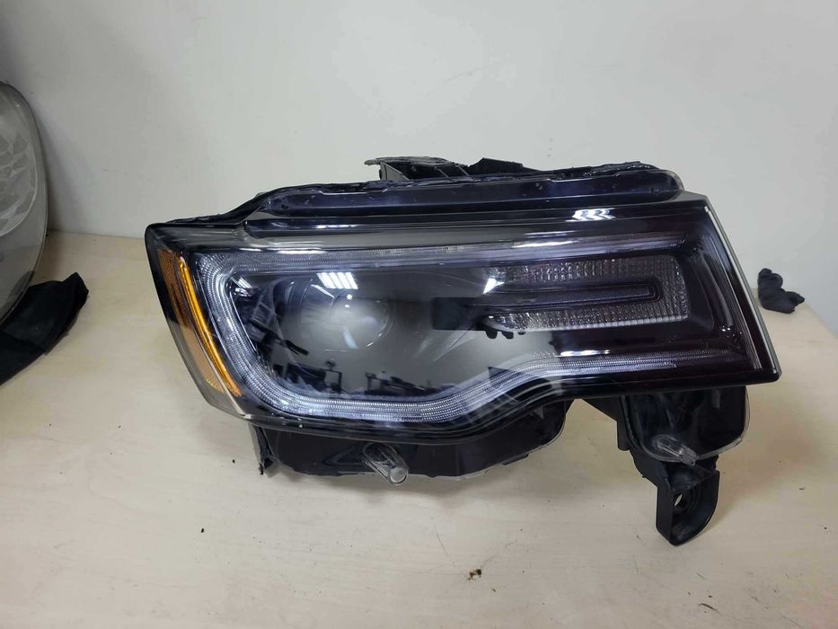 Десен фар за Cherokee Wk2 USA desen far чероки ксенон