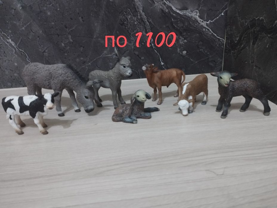 Фигурки копытных животных