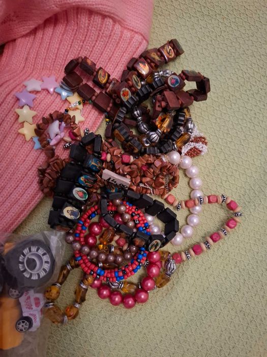 Jucarii, haine, bijuterii, cordelute copii