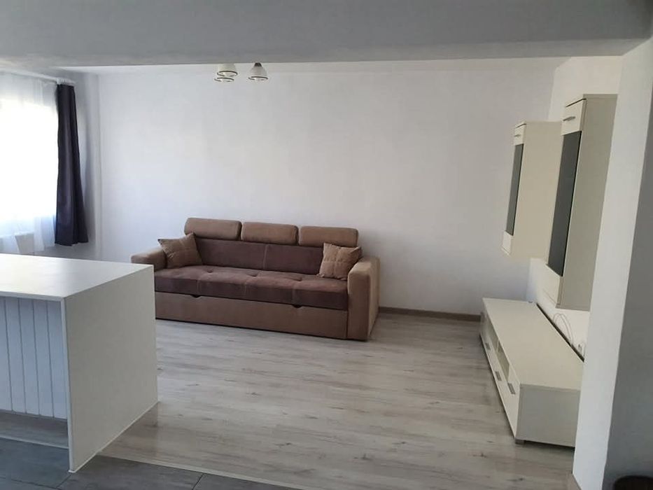 Inchiriez apartament 2 camere, apartamentul este situat la et2