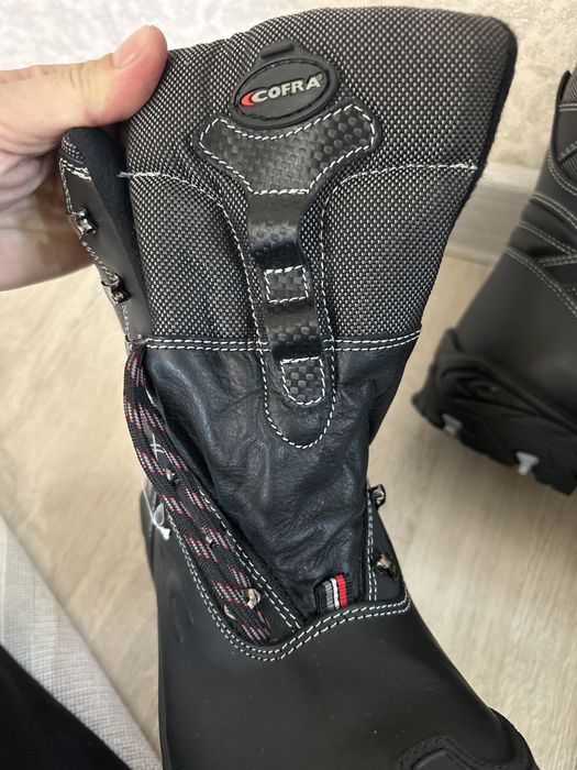 Продам новую спецботинку COFRA