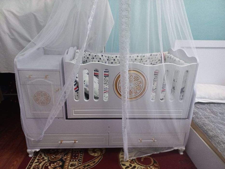 Детская кроватка люлька.