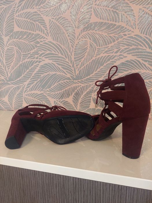 Дамски обувки на ток