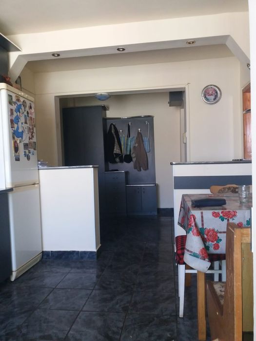 Vând apartament 4 camere Sânmartin