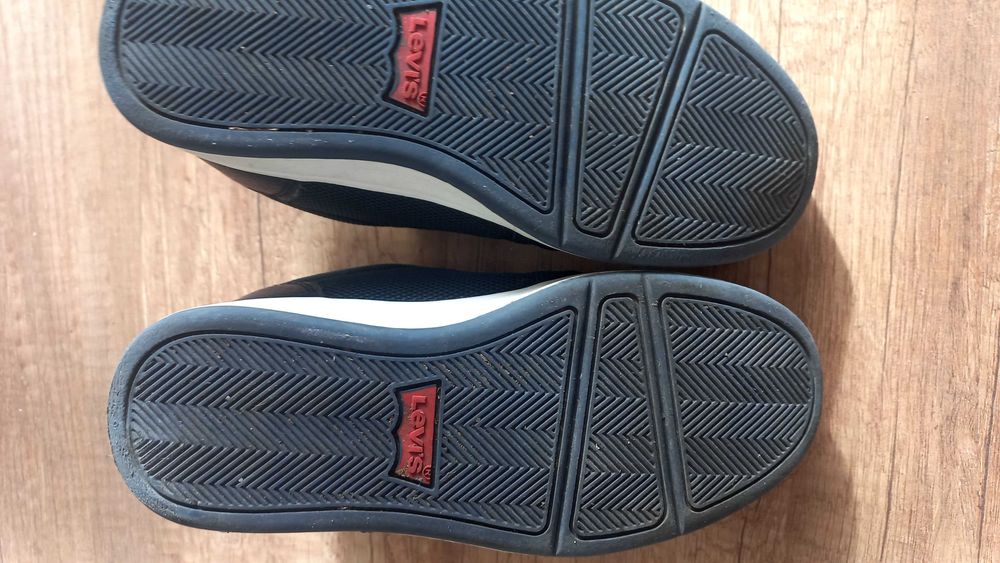 Детски спортни обувки Levis