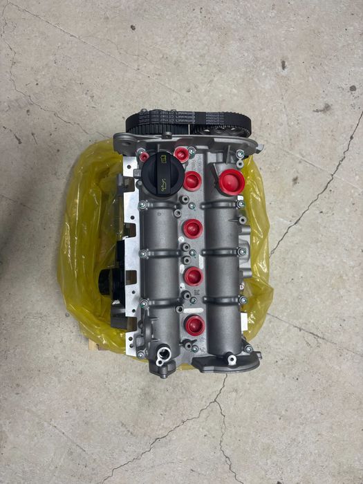 Двигатель SKODA Octavia мотор CWVA новый
