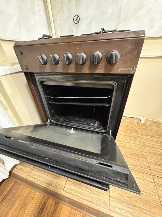 Плита и вытяжка Artel в идельном состоянии,срочно.