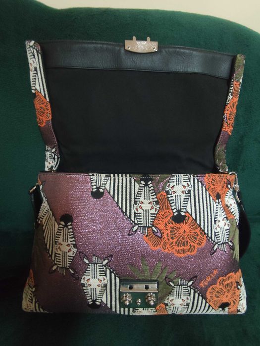 Цветна Furla модел Metropolis