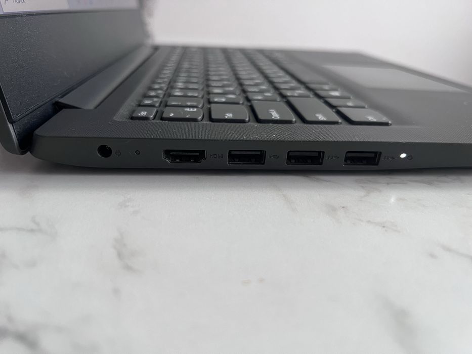 Ноутбук Lenovo V14-ADA