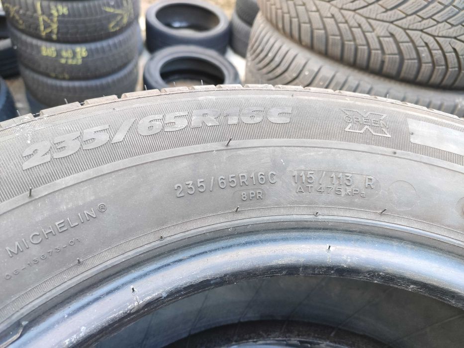 2бр Летни гуми за бус 235 65 16 С - Michelin