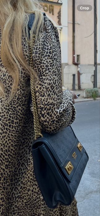 Дамска черна чанта Guess