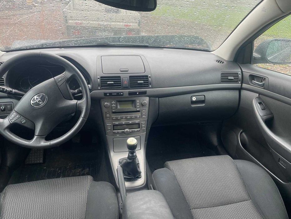 Dezmembrez Totota Avensis T25/DT251