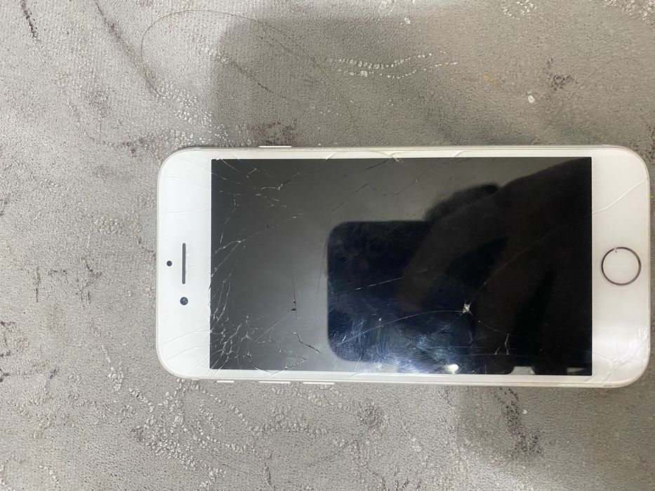 Айфон 8 в блоке состаяние 10/6