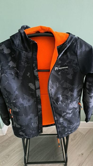 Продам куртку мальч.158см