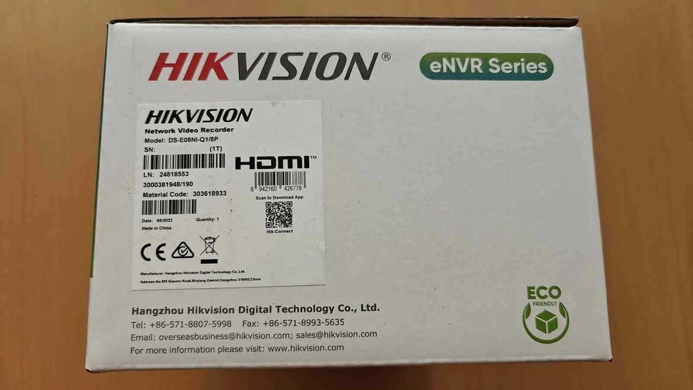 NVR PoE cu SSD 1 TB inclus, 8 porturi POE Hikvision 4MP DS-E08NI-Q1/8P nou sigilat