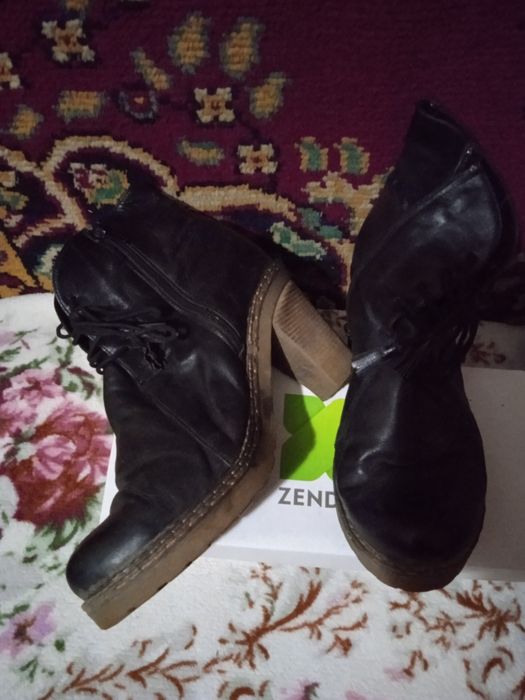Продам женские зимние сапоги