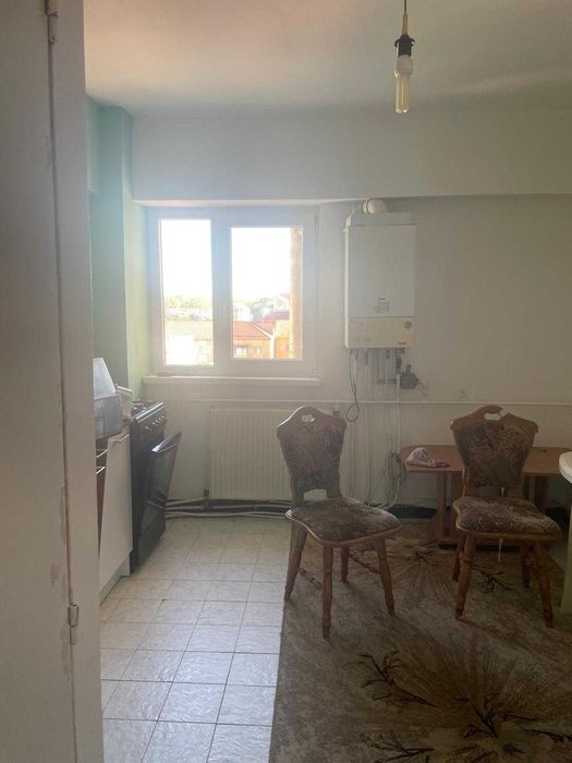 B-dul Traian, 4 camere 2 bai, etaj 6,mobilat si utilat clasic,300 euro