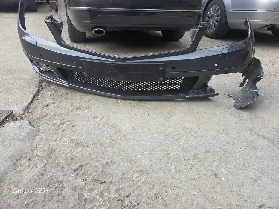 Предна броня за w204