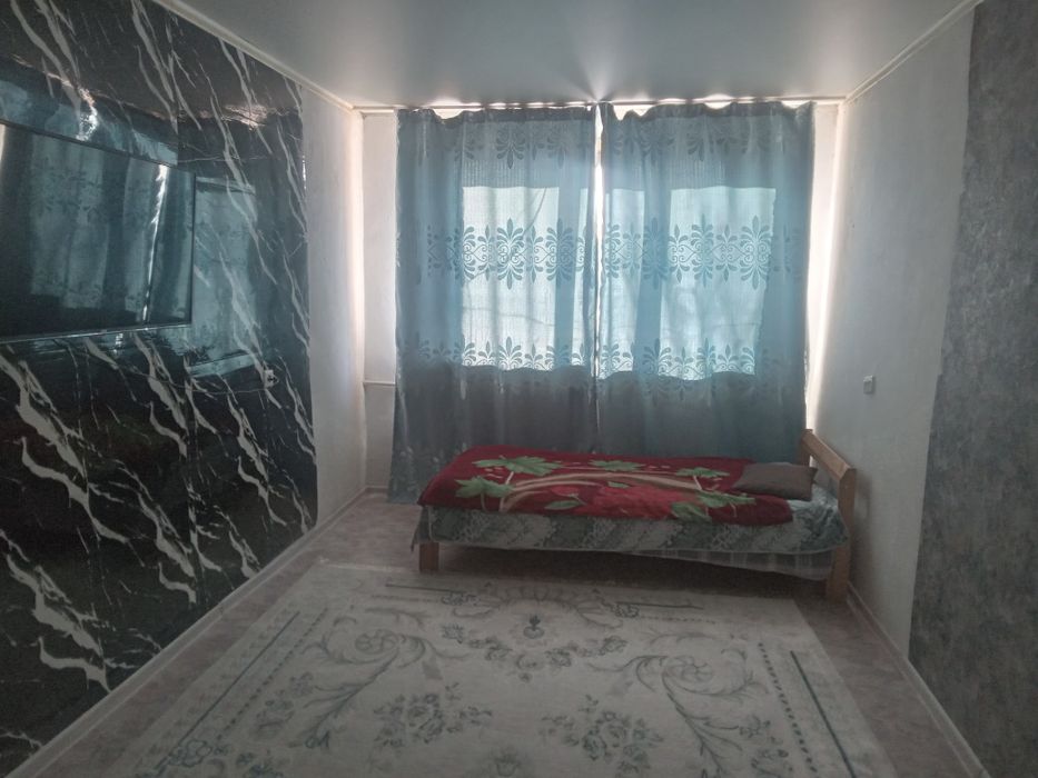 Здам квартиру по суточно в квартире все есть горячая холодная вода сти