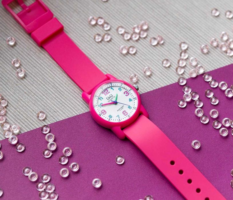 Детски Часовници Q&Q 10 BAR. Водоустойчив и Изключително Здрав Детски Часовник QQ.Динозавър Розов и Черен. Подарък за Първи Часовник на Момче и Момиче