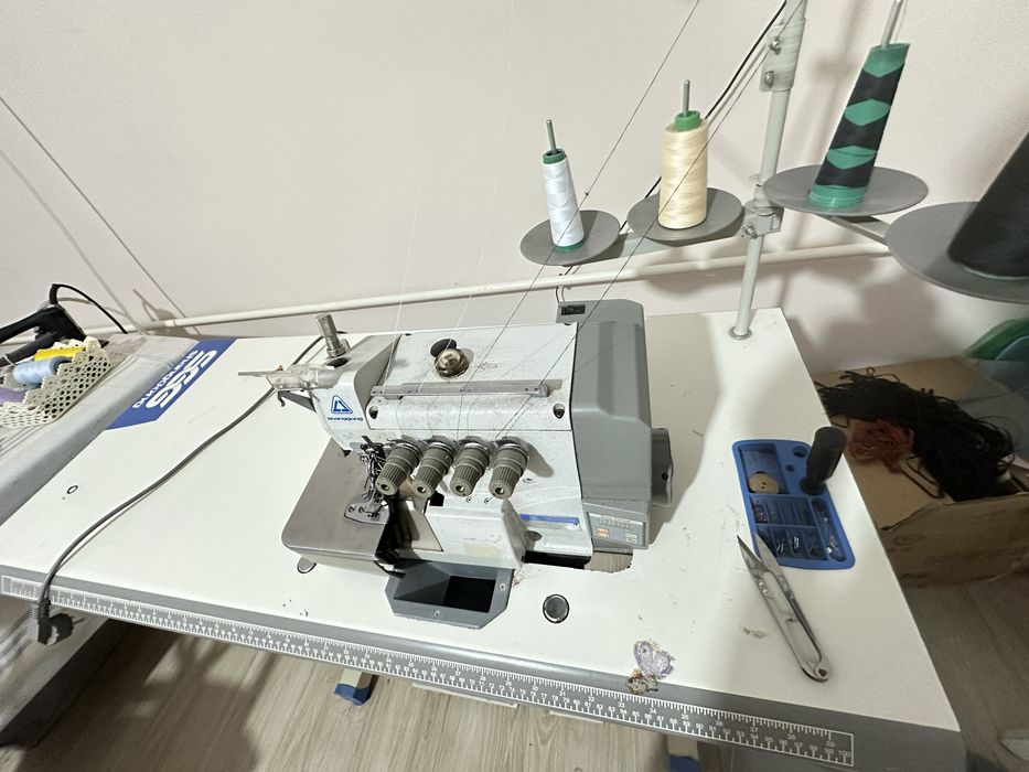 Averlok tikuv mashinasi