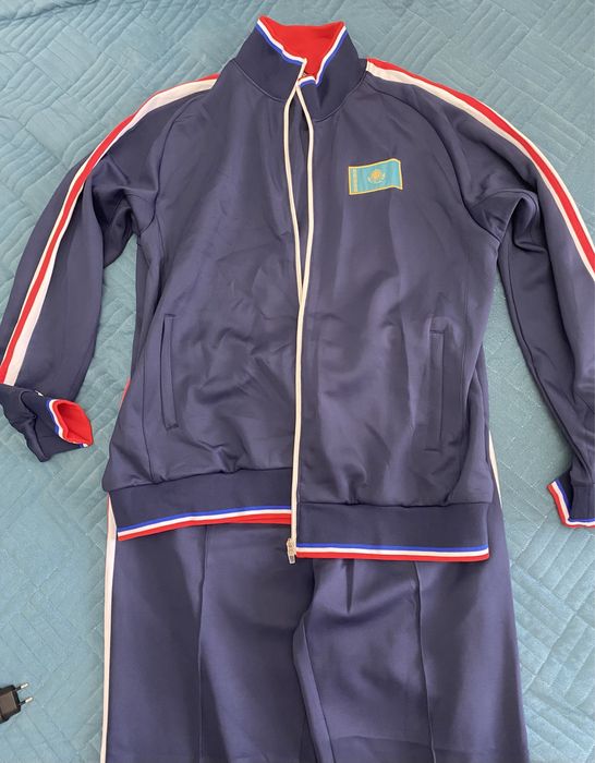 Спортивный костюм