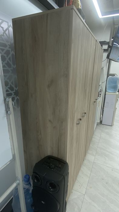 Продам Офисный шкаф