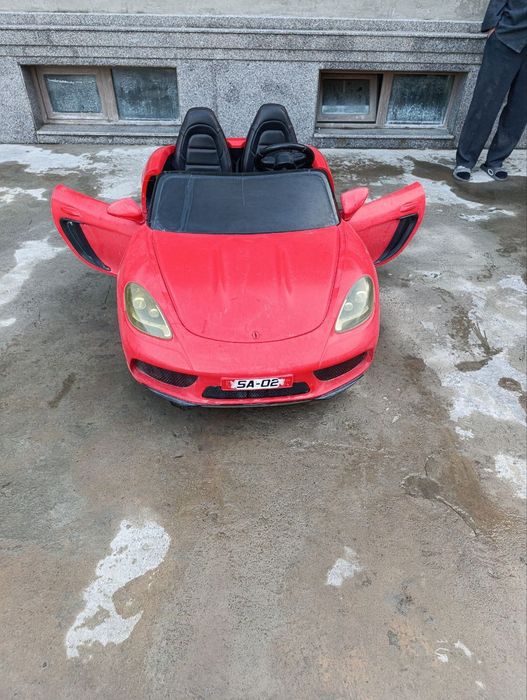 Ferari 300$ kelishtrilgan narxi