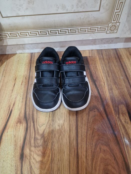 Tenesi Adidas masura 26