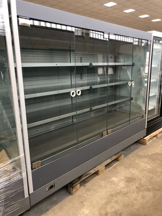 Хладилна витрина