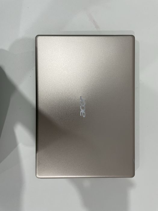 Продается ноутбук В отличном состояний