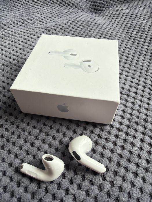Airpods 4  само слушалки без кутия