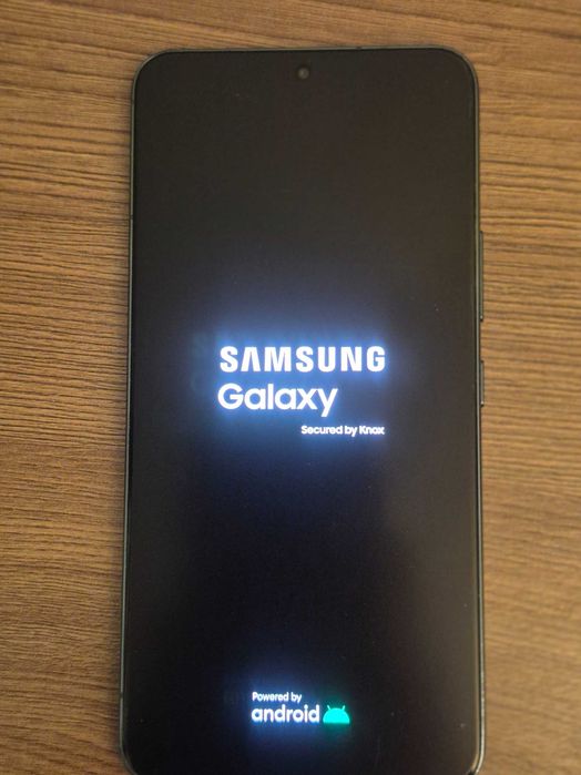 Смартфон Samsung S22