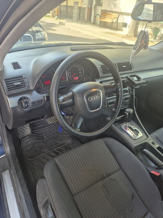Vând  Audi A 4 break.