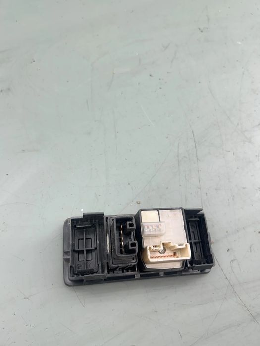 Buton reglaj oglinzi Toyota Avensis 2004 2.0 D MT (116 hp)