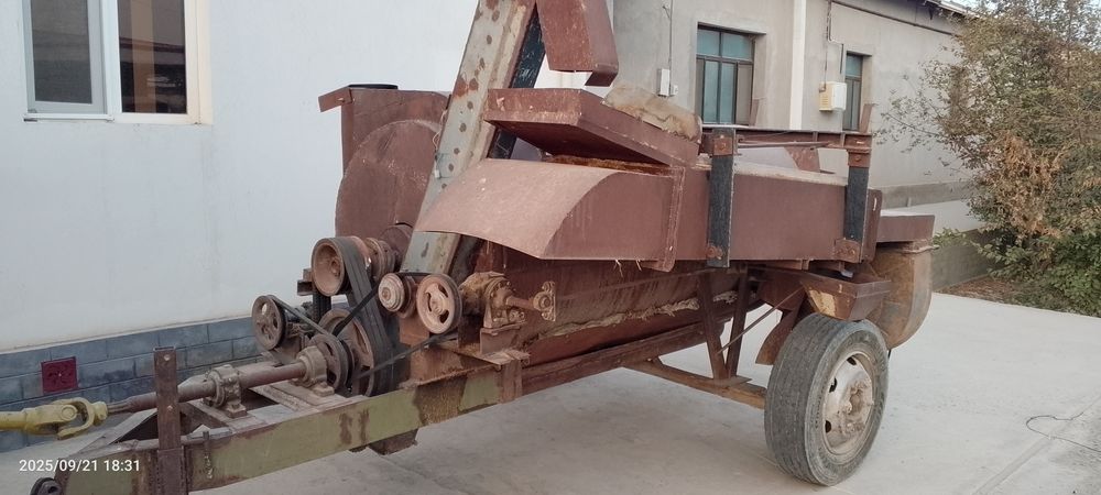 Traktor va mini kombayn sholi va bugʻdoy chiqaradi holati zoʻr