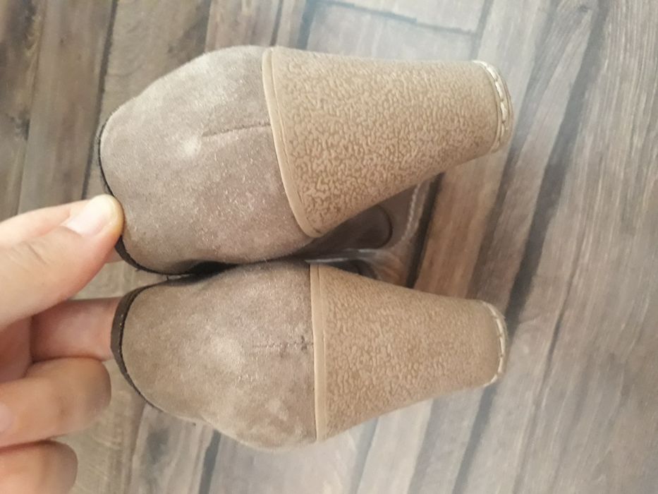 Дамски обувки от естествен велур