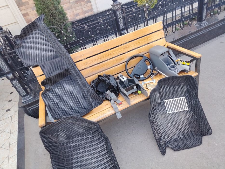 Jentra zapchastlar sotiladi