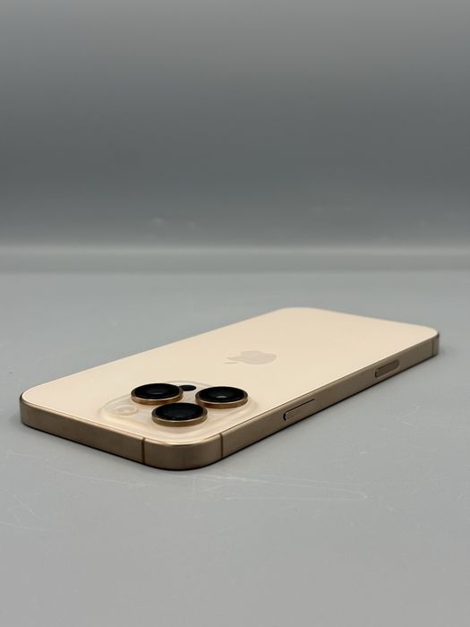 iPhone 16 Pro Max | 256 GB | E-SIM | Baterie 95% | 275 Cicluri