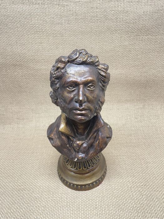 Статуэтка Пушкина