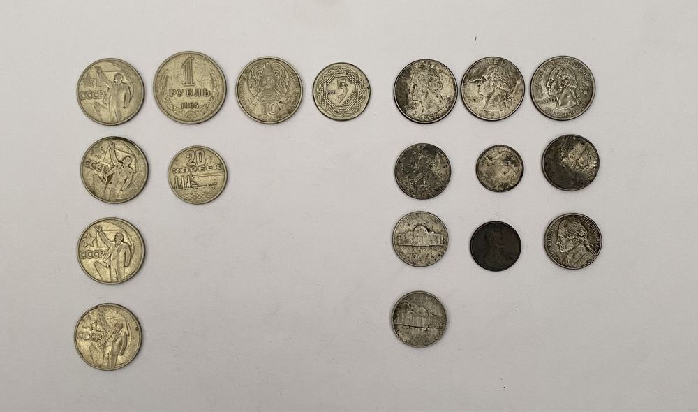 Продам монеты 300 тенге